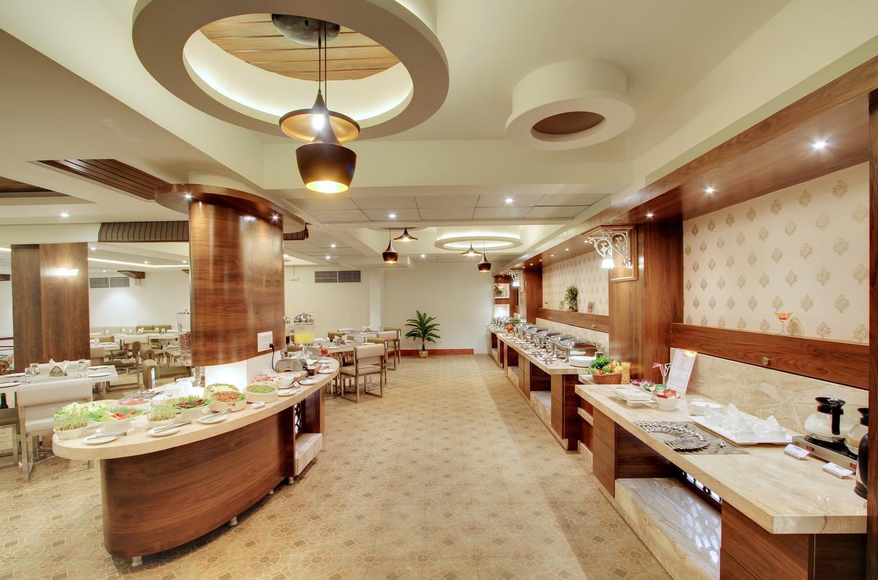 White Castle Boutique Apartment Hotel Bangalore Buitenkant foto