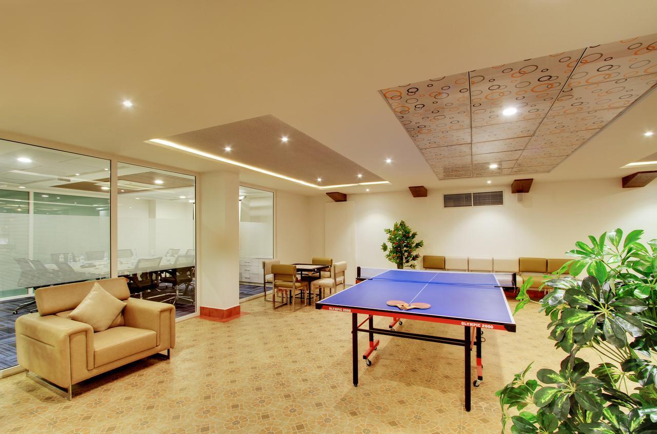 White Castle Boutique Apartment Hotel Bangalore Buitenkant foto