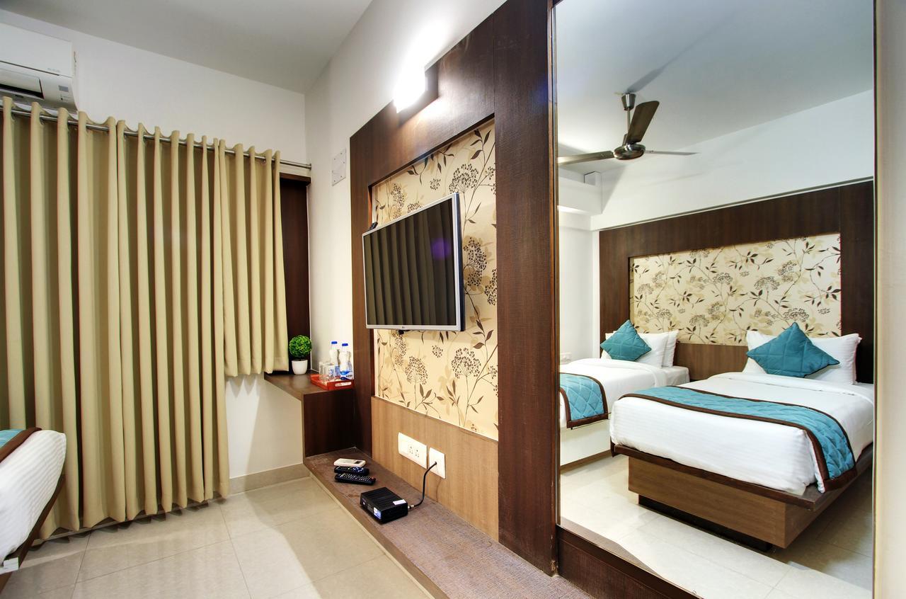 White Castle Boutique Apartment Hotel Bangalore Buitenkant foto